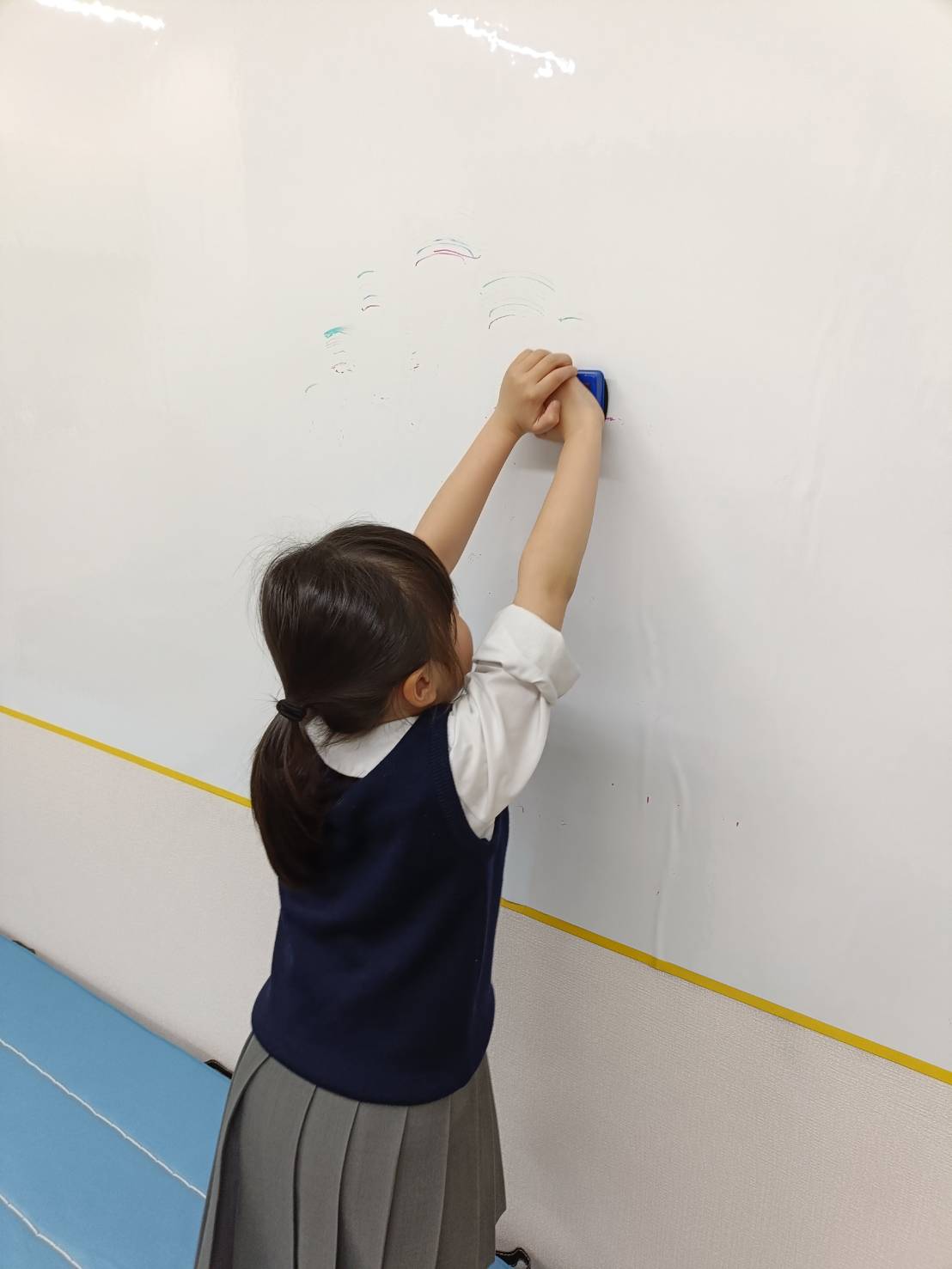 ✏️ 自由に表現できる！ホワイトボードが生み出す学び、掃除のきっかけ