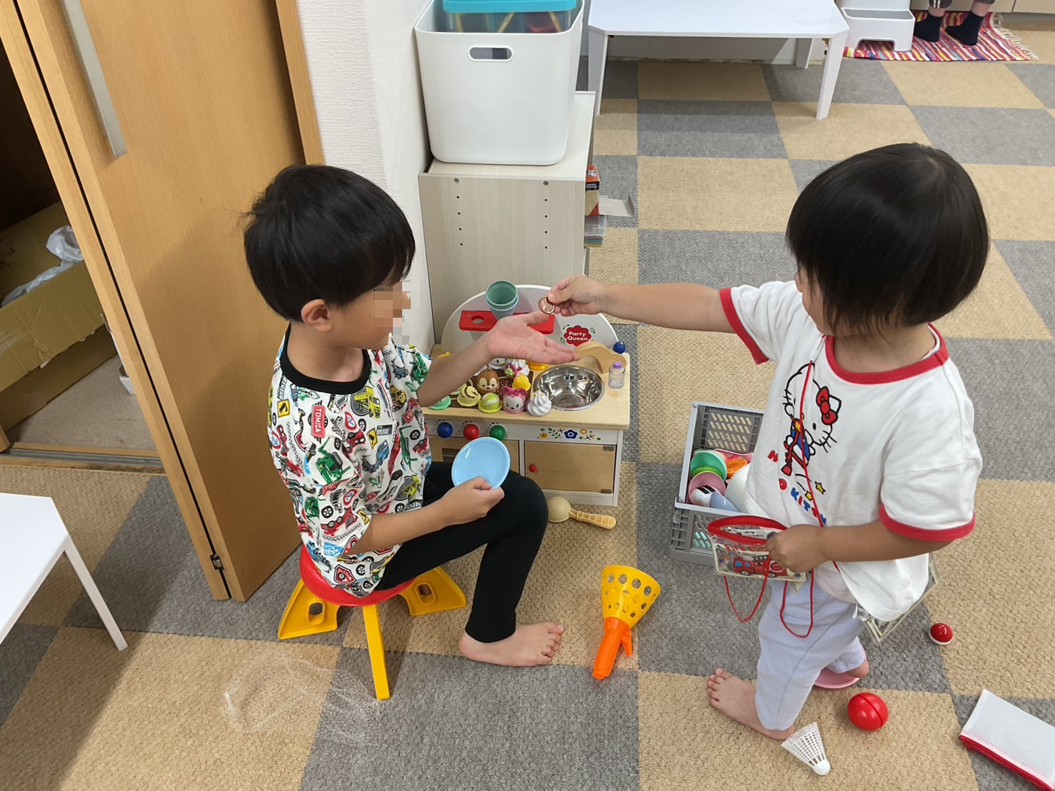 お買い物ごっこで楽しく学ぼう！お金を使う経験が子どもたちの自信につながります✨