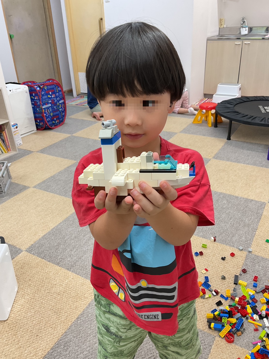 「手伝って！」が言えるって、すごい力✨スタッフと一緒にブロックの船を完成させました！